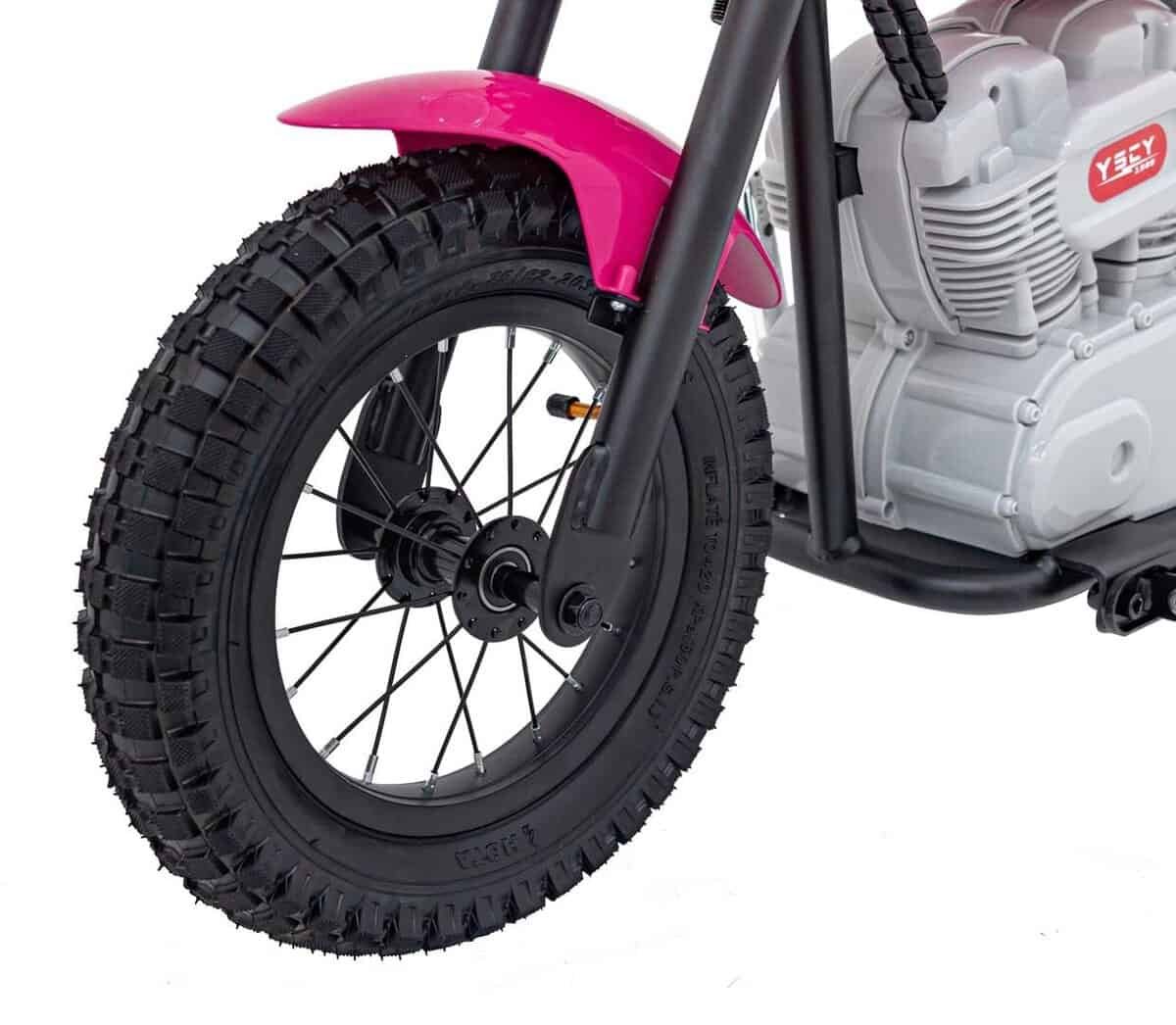 1. Roti groasă pentru mașinuțe de jucărie, durabile și sigure pentru copii.