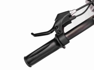 Pompă pentru biciclete și echipamente sportive, ușor de utilizat și portabilă.