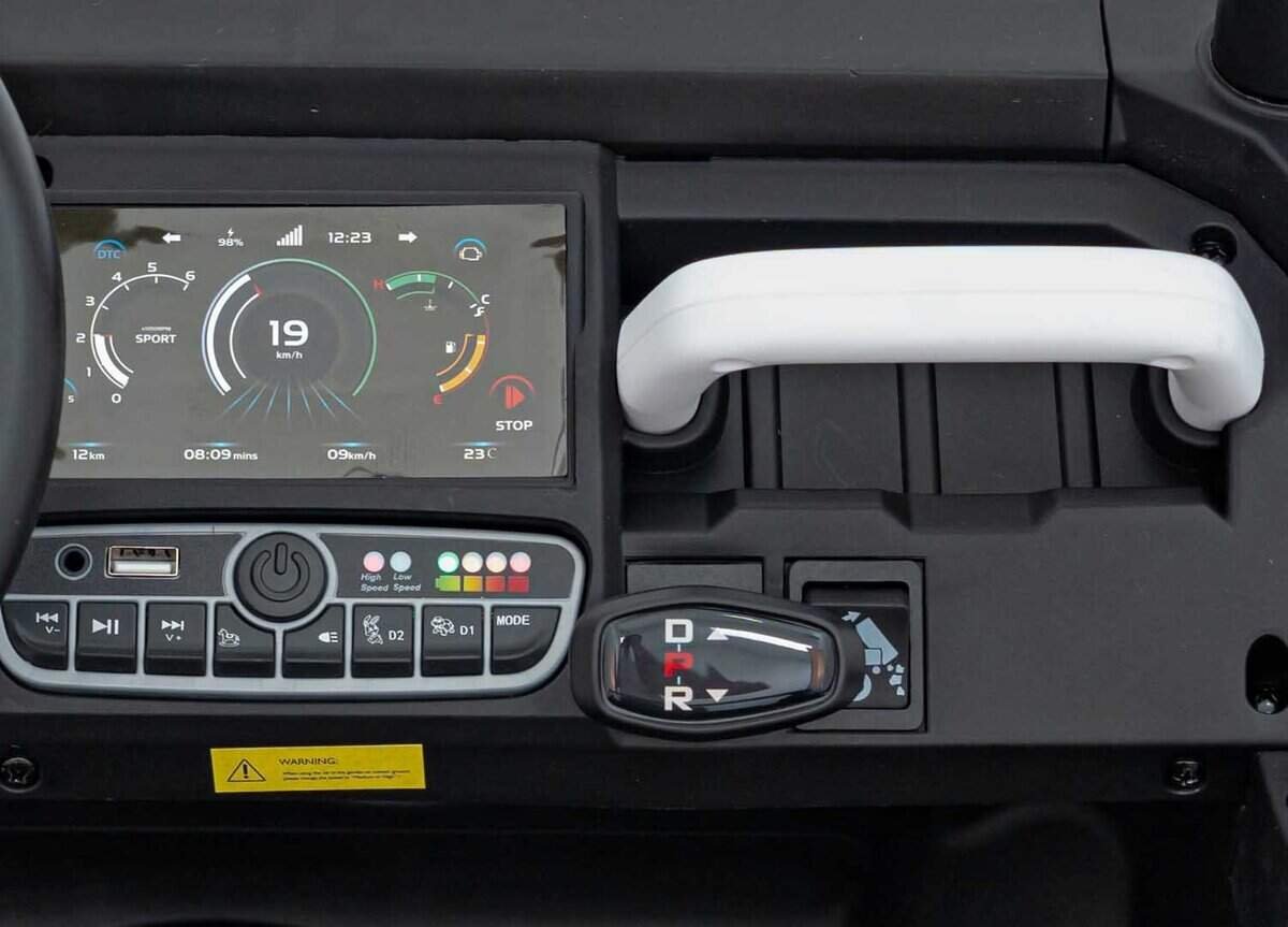 Jucarie educativa pentru copii cu forma de masina, design colorat si sigur pentru joaca in interior.