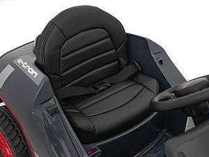 1. Scaun pentru mașină pentru copii, confortabil și sigur,ideal pentru jucării și aventuri auto.