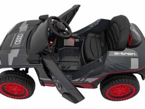 Mașină electrică pentru copii, model sport Audi e-tron, ideală pentru joacă în aer liber.