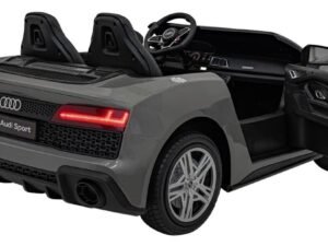 Mașină de joc pentru copii în stil mașină sport Audi, realist și divertisant.
