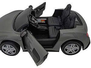 Mașină electrică pentru copii, model sportiv cu design realist.