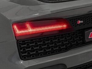 Stop accident scar sașiu Audi R8 cu lumini LED.