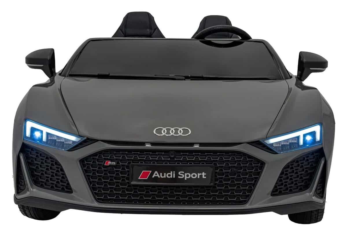 Mașină sport Audi Cabriolet, design modern și performanță ridicată.