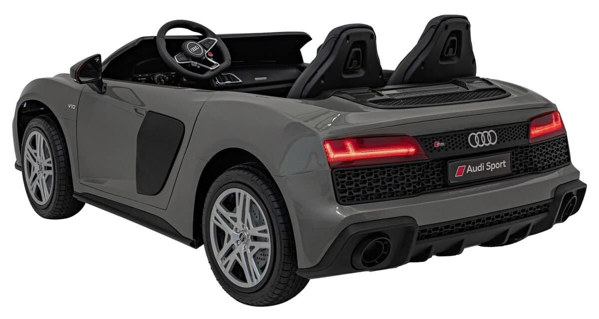 1. Mașină electrică pentru copii Audi R8 cu design sportiv și detalii realiste.