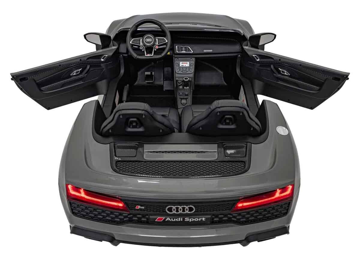 1. Mașină electrică pentru copii Audi Sport, realistic, cu interior detaliat și aspect sportiv.