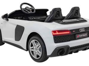 1. Mașinuță electrică pentru copii Audi Sport, de înaltă calitate și sigură pentru joacă.