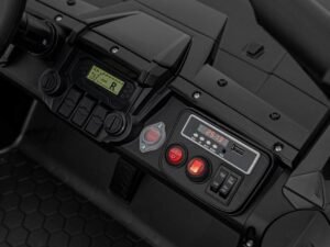 1. butoane și display pe panoul de control al vehiculului electric.