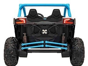 Mașină electrică pentru copii cu design robust, ideală pentru aventuri outdoor.