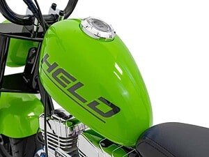 Motocicleta verde Harley Davidson, design modern, motor puternic, para care a punct ochit.
