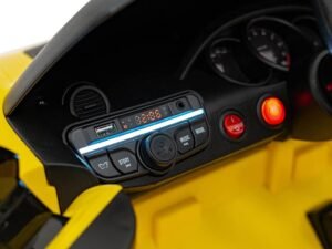 1. Interfață control pentru mașină electrică pentru copii, cu leduri și butoane colorate.