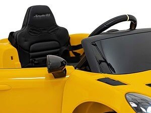 1. Mașină electrică pentru copii galbenă cu scaun și volan, model sport replica.