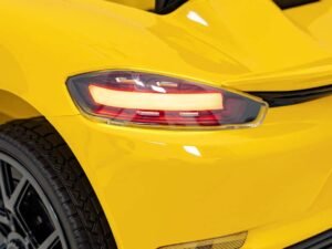 1. Jucarii in forma de masina galbena pentru copii.