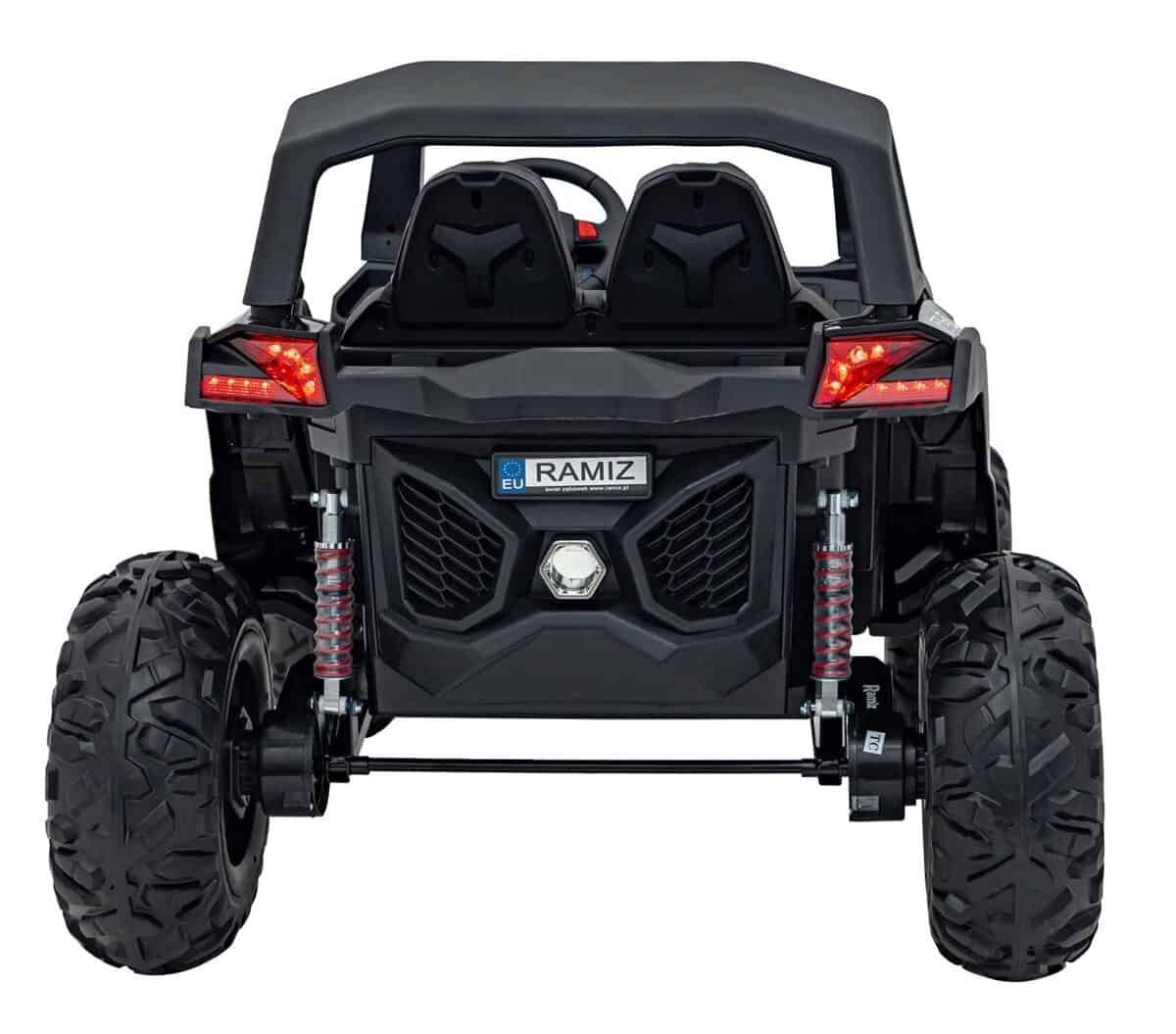 Mașinuță electrică pentru copii, model off-road, design modern, durabil și sigur.