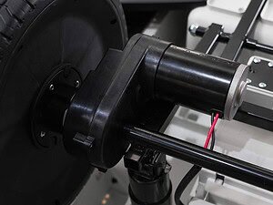 1. Motor electric pentru mașinuțe de jucărie, performanță înaltă și durabilitate.