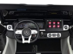 Mașină de jucărie Mercedes-Benz, interior realist și modern, perfectă pentru joaca copiilor.