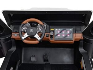 Volan și bord digital al mașinii copil, design modern și sigur pentru joacă și educație.