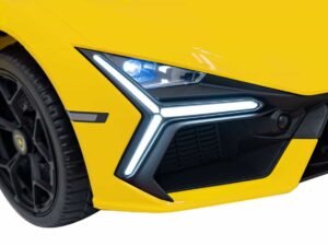 1. far a reflexie auto sportivi galben cu lumini LED moderne.