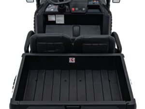 Mașină electrică pentru copii cu design realist și spațiu pentru depozitare, ideal pentru joacă și aventură.