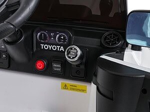 1. buton start/stop mașină Toyota, control motor, confort conducere.