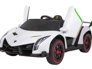 Mașinuță electrică de jucărie cu design sportiv și detalii colorate.