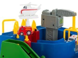 pompieri. Dimensiunile pistei: 32x32x24cm. Dimensiunile mașinii: 3