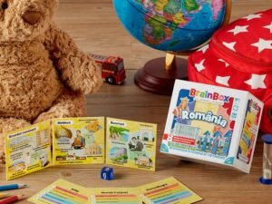 Asmodee - BLACKFIRE - - Jocul contine 55 de carti de joc cu peste 430 de intrebari