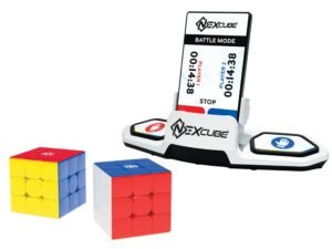 Jucarie de echipa pentru copii, cub Rubik și sistem de control pentru jocuri.