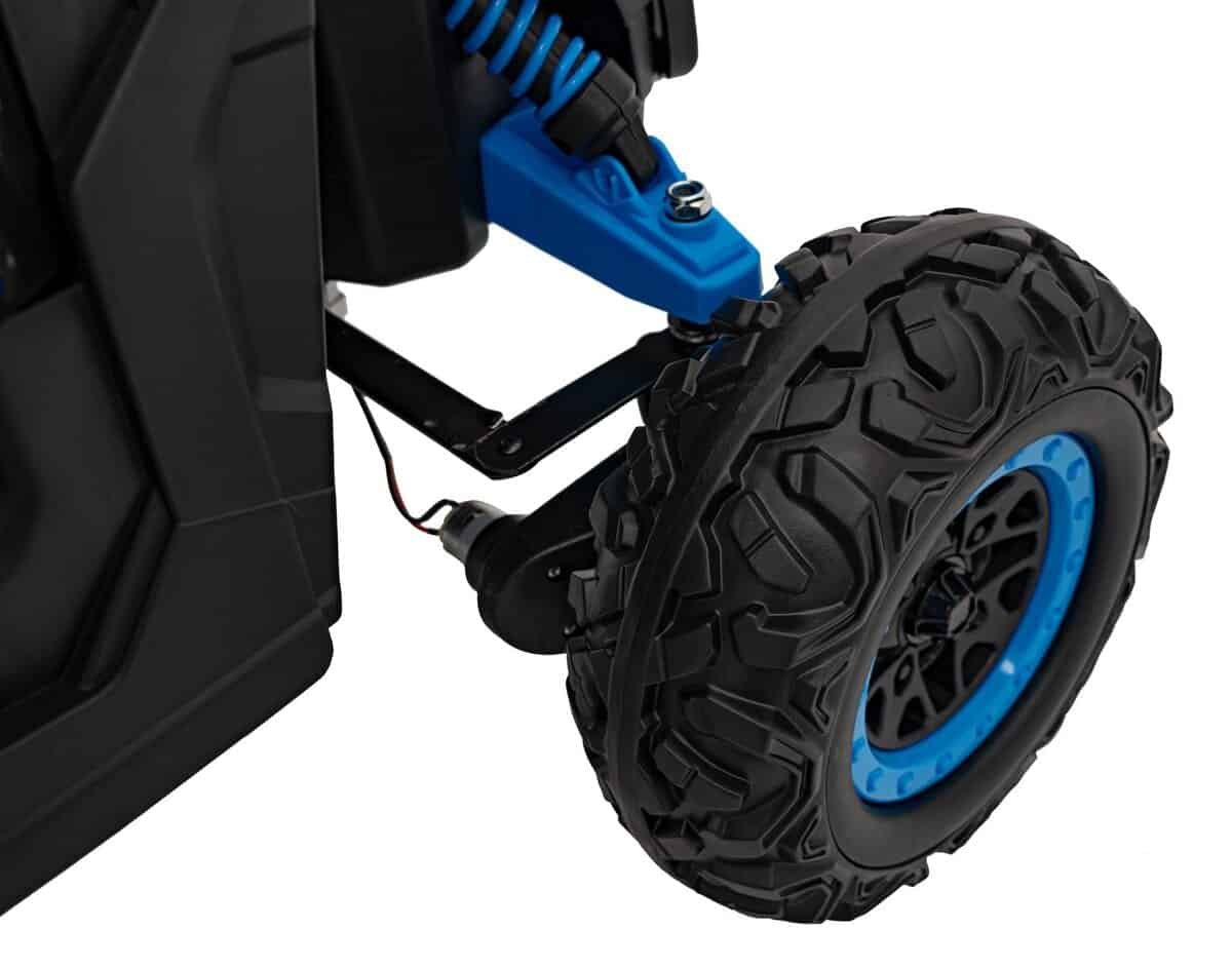 1. Roată mașină RC robustă, ideală pentru jocuri în aer liber și aventuri creative.