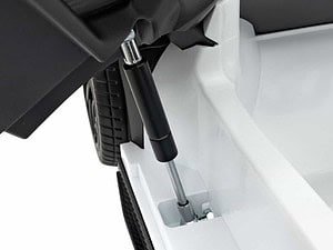 1. Distanțier pentru scaunul mașinii în alb și negru, sigur pentru copii.