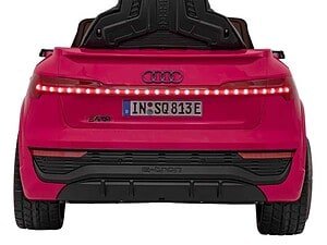 Mașină electrică pentru copii, model Audi e-tron, culoare roz, design realist și sigur pentru joacă.
