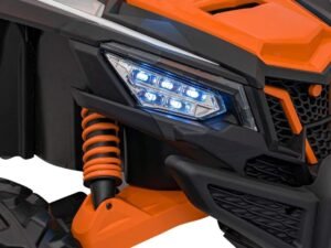 Razele de LED ale mașinii off-road, în tonuri de albastru și alb, pentru siguranță și stil.