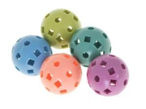 Jucarie colorata pentru copii, globuri din plastic cu modele perforate, sigure și distractive.