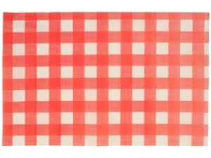 1. Covoraș pentru joacă copii, model în carouri roșii și albe, pentru ambient interior și exterior.