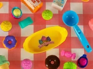 Jucării pentru copii, cuburi, +puzzle, ingrediente, farfurie, cafea, pahare, gel deodorant, figurine, cauciuc, păpuși, fructe, legume, jucării gastronomice, aruncări, jucării de plástico, jucării de joacă, accesorii pentru copii.