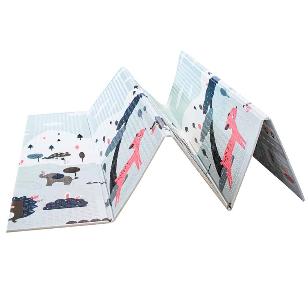 Jucărie pliabilă pentru copii cu design de animale și natură, perfectă pentru joacă și decor de cameră.