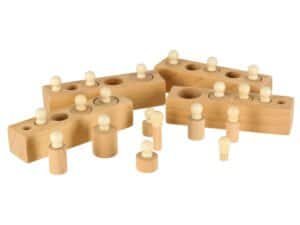 Ajutor moral, joc în lemn pentru dezvoltarea abilităților motorii fine ale copiilor.