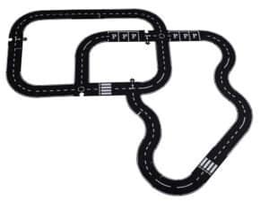 Traseu de mașini pentru copil, clasic, cu curbe și semne de circulație, pentru joacă și distracție mici.