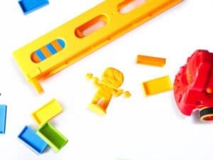 Jucarie din plastic cu figurina pentru copii, pentru dezvoltare si joc interactiv.