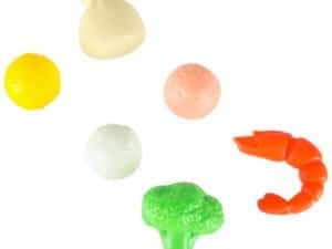 1. Jucării din plastic pentru copii, diversitate de forme și culori pentru joacă creativă.