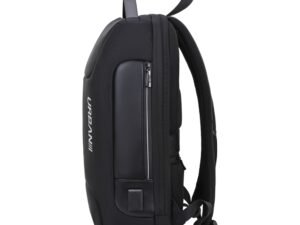 - Rucsacul are un compartiment