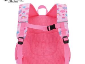 - Ghiozdanelul este confectionat din poliester.