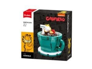 in cutia de popcorn sau cana de cafea si langa frigiderul cu mancare.