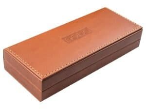 - Detalii pix: corpul realizat din metal; mina ceramica inlocuibila; inchidere cu capac; zona de grip antialunecare.