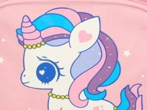 Jucarie pentru copii – unicorn roz cu coama colorata și accesorii deosebite, ideală pentru cadouri și decor de cameră.