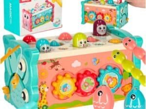 Colorat cu jucării vesele, casuta de lemn pentru copii cu animale si sunete, ideal pentru dezvoltarea cognitiva.