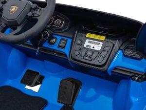 1. Jucarie pentru copii, mașinuță electrică cu bord și telecomandă.