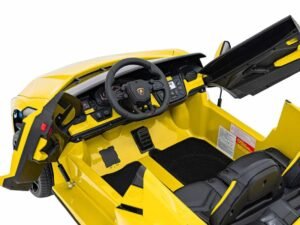 Jucarie electrică pentru copii, mașinuță sport galbenă, control al volanului și pedală, divertisment garantat pentru cei mici.