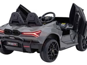 Mașinuță electrică pentru copii, model sport cu design modern și realist, perfect pentru joacă și aventură.